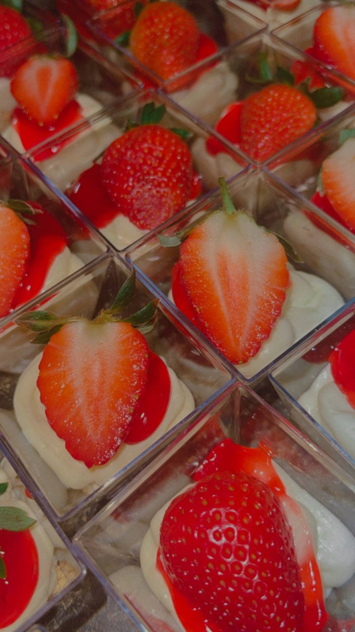 Cheesecake Shooters (per dozen)